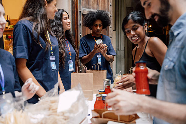 istock Local Food Drive Supported by Dedicated Volunteers 2233849196