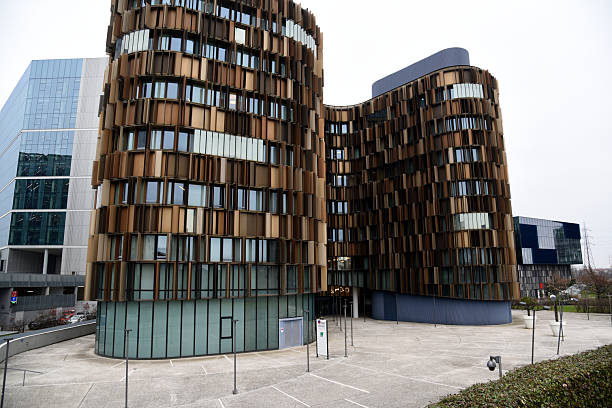 The U15 building is located in the new Milanofiori Nord district which is being built according to the master plan designed by Erick van Egeraat. The building was completed in 2011 and realized after plans by Cino Zucchi Architetti.