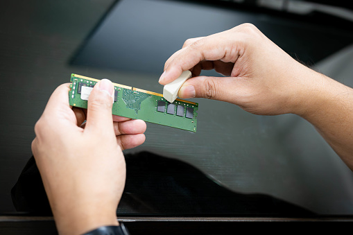 Cleaning Ram Slots Hand Cleaning Ram Memory Chip With Eraser To Fix Connection Issues Diy ...