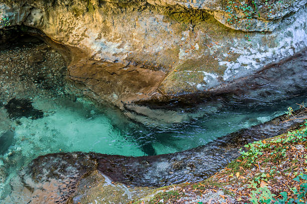 Over millions of years, the Orfento River (in the municipality of Caramanico Terme) has carved out a narrow gorge now covered by dense riparian vegetation featuring willows, ferns, and mosses.