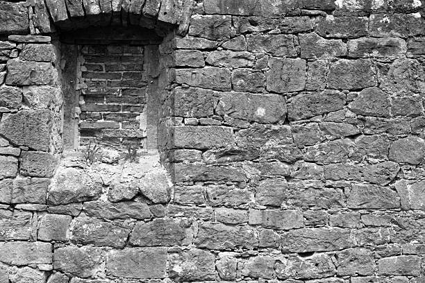 Aperture 6, exposure time 1/400 sec., ISO 160, focal length 76 mm, UV filter, lens hood, full-frame camera, post-processing to black and white,