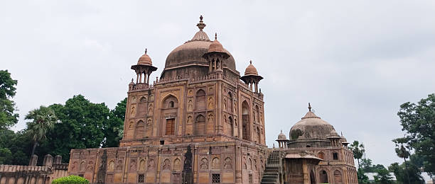 istock Multiple Mughal-era tombs inside Khusro Bagh in Prayagraj showcasing royal mausoleums of Prince Khusrau, Shah Begum, and Nithar Begum with historic architecture. 2235346591