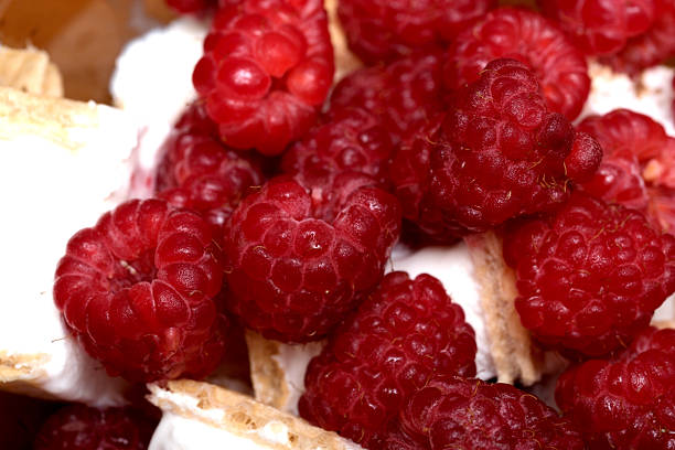 crackers with condensed milk and fruit, breakfast