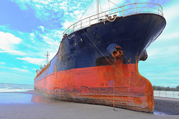 oriental dow style merchant navy boat