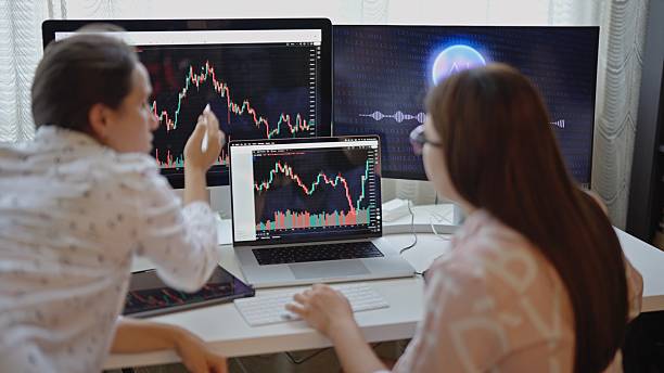 istock Financial Advisor Helping Investor Using AI Software. Stock Trading 2236005684