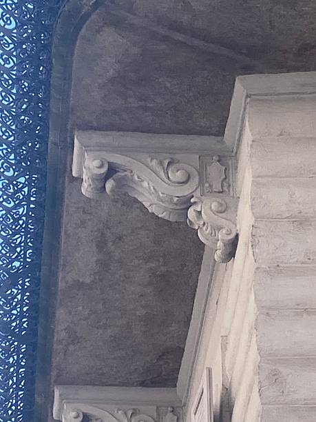 istock Side View Scrolled Bracket With Acanthus Leaves Motifs 2236863910