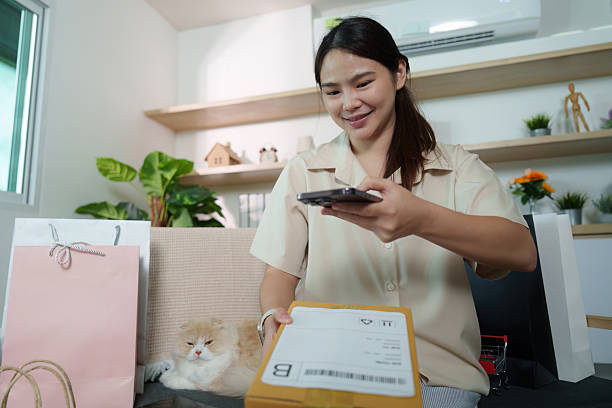istock Online Shopping Experience with Cat Companion 2236873257