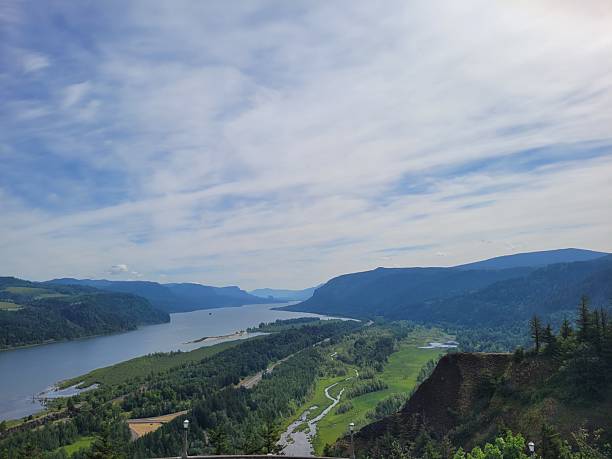 istock The Columbia River Gorge 2237032228