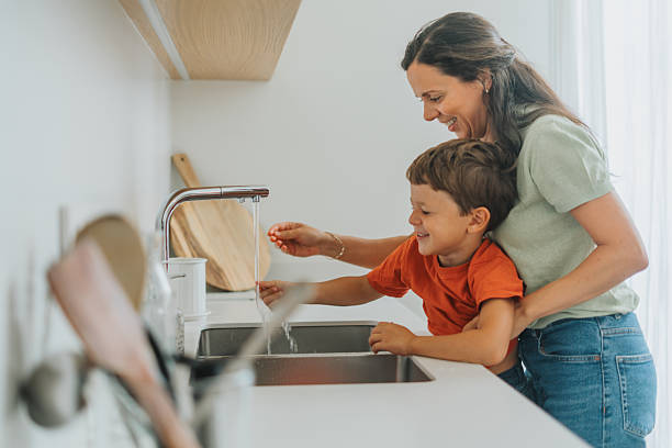 istock Family in the kichen 2237050145