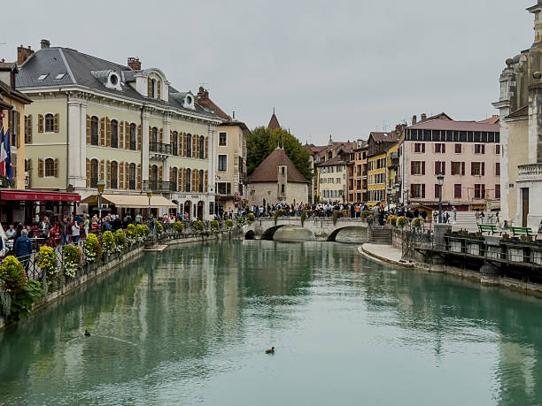 istock A river runs through a town with a bridge over it 2237056811