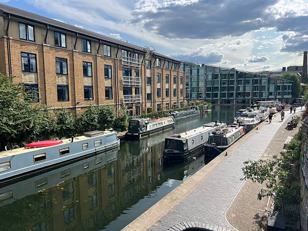 istock The Regent's Canal 2237076855