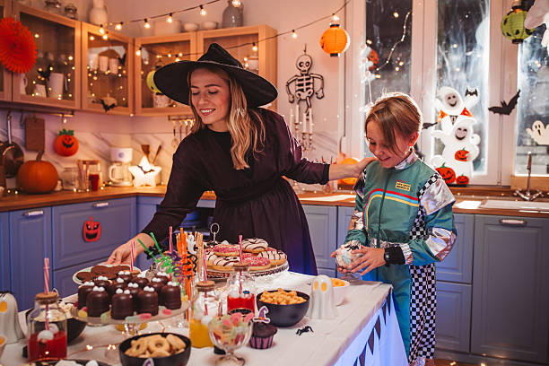 istock Preparing Halloween party at home 2237092488