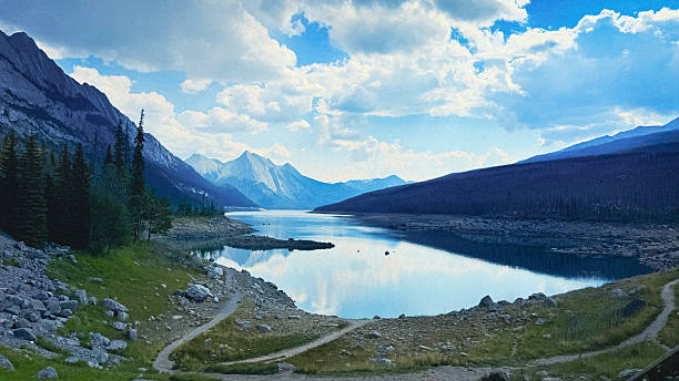 istock Medicine Lake 2237249173