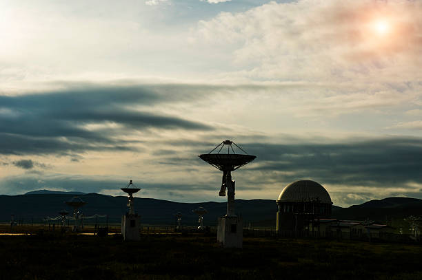 Radio telescopes and the Milky Way at night