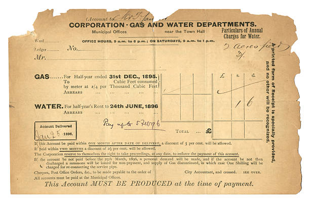 istock Gas 1895 and water 1896 bill 2237554588