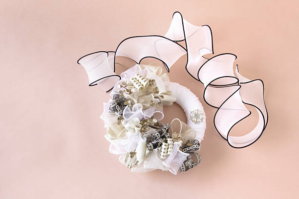 Gorgeous and chic ribbon wreath. / beige type.