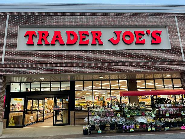 trader joe’s - trader photos et images de collection