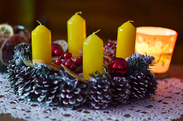 A magical moment to start setting up for Christmas at home, beginning with the tree and all the accessories needed to decorate for Christmas at home.