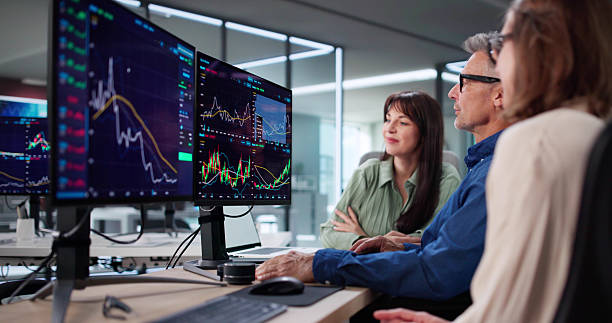 istock Senior Brokers Meeting Online 2238617722