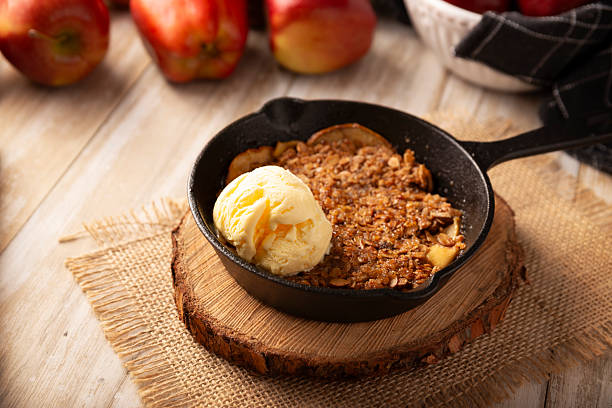 istock dessert Apple oat crumble icecream 2238648930