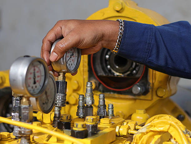 istock Mechanic checks automatic transmission pressure 2238892733