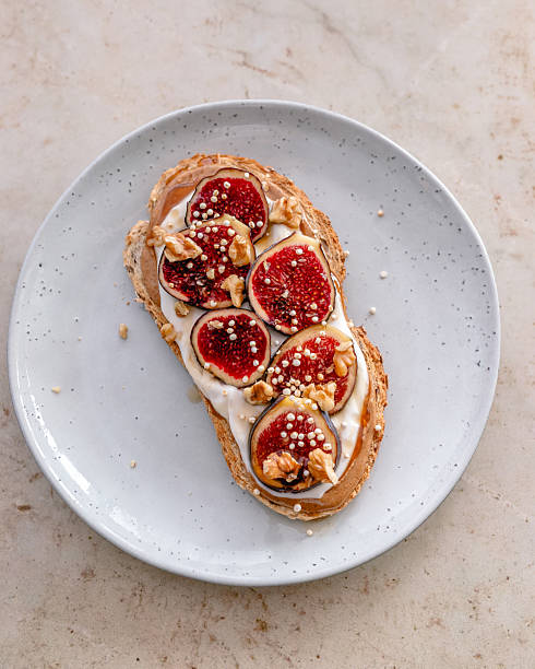 Toast with figs