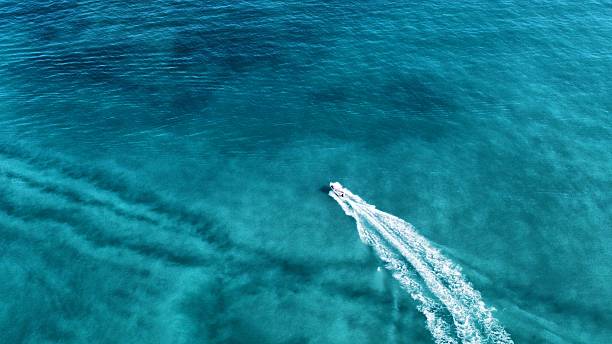 istock A ripple in the ocean 2239156902