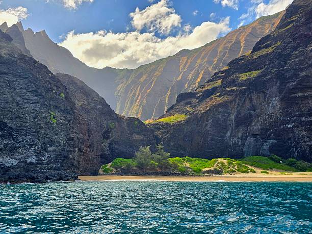 istock Napali Coast, Kauai, Hawaii 2239273516