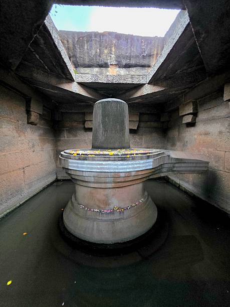 Shiva linga monolith in Hampi