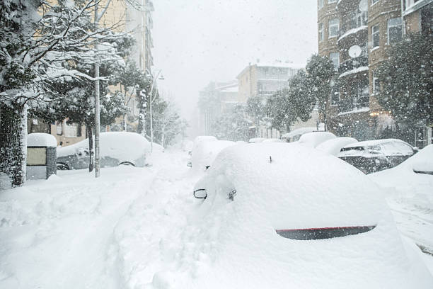 istock A city street during heavy snowfall 2239678994