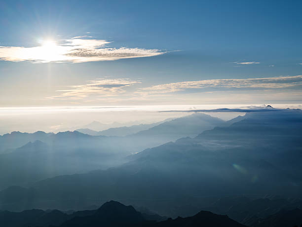 From the top of the mountain, you can see all the other mountains.