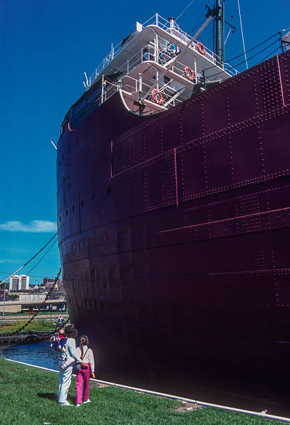 Duluth - Mother & Children by Large Ship - 1988