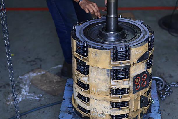 Installing Clutch Friction and Reaction. Automatic Transmission in workshop services, assembly automatic transmission at Transindo balikpapan