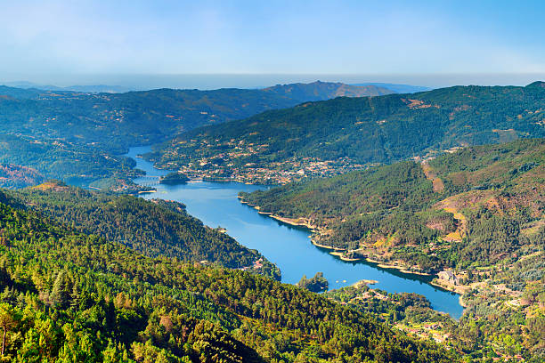 wide panoramic view from the viewpoint  \