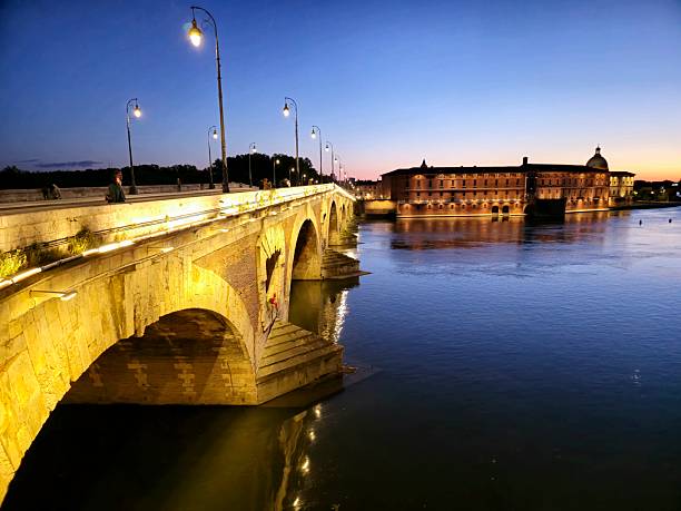 istock Toulouse Pont Neuf 2241154499
