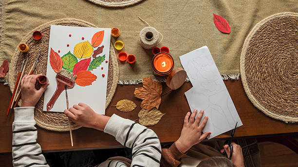 istock Autumn art project with kids 2241239418