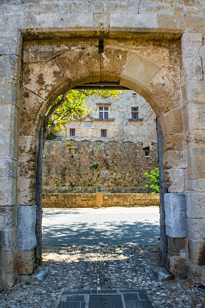 porte d’amboise, fortifications de rhodes, forteresse de rhodes, vieille ville de rhodes, grèce - château damboise photos et images de collection