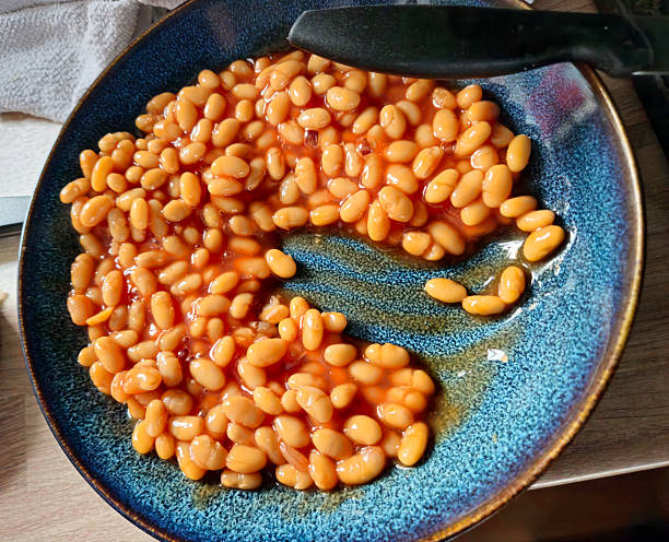 istock A pan of beans in tomato sauce 2241392078