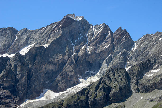 istock Grandes Murailles mountain range 2241421299