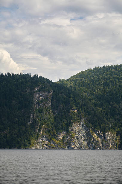 istock Altun Kohl - Teletskoe lake 2242198216