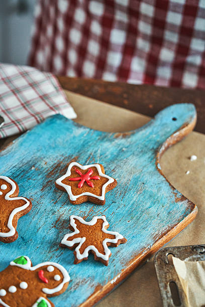 Decorating Gingerbread Christmas Cookies with Icing