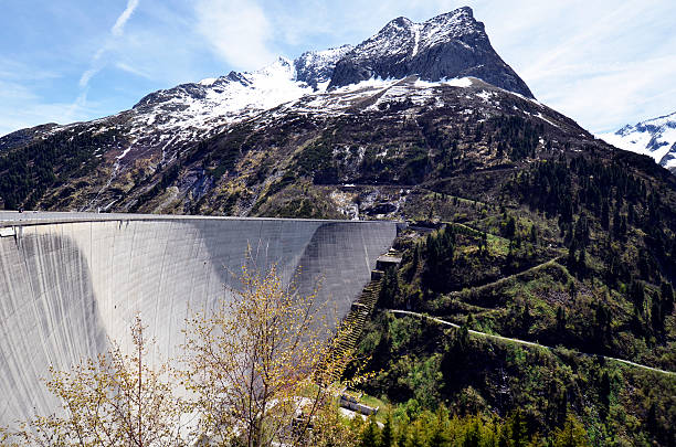 istock Austria, Zillertal, Stillup Reservoir and Dam 2242342821