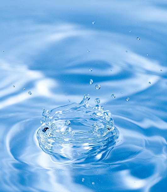 A beautiful water crown on the water surface