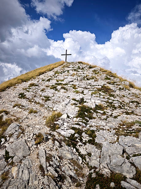 istock Cross at Pizzo Meta, Sibillini mountains, Marche, Italy 2242551797