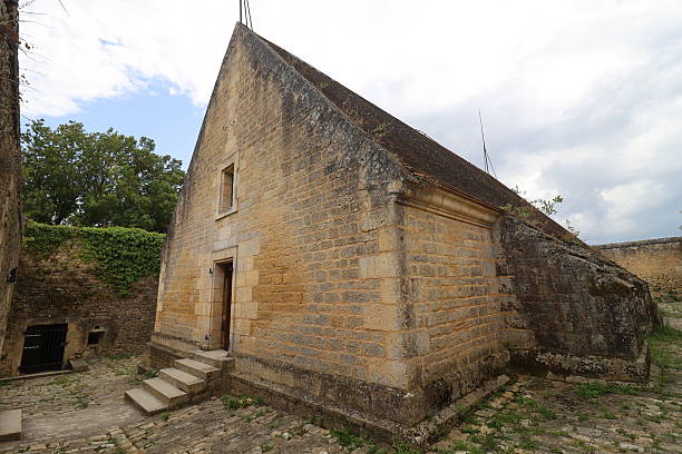 istock Blaye - Powder magazine 2242552279
