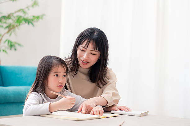 istock A mother studying with her kindergarten girl 2243028219