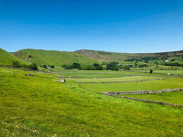 istock Mam Tor and the Great Ridge Peak District National Park Edale Valley 2243398309
