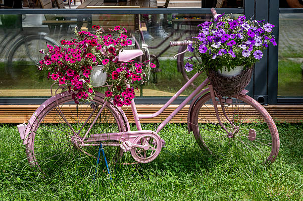 Beautiful rustic floral arrangements in the park