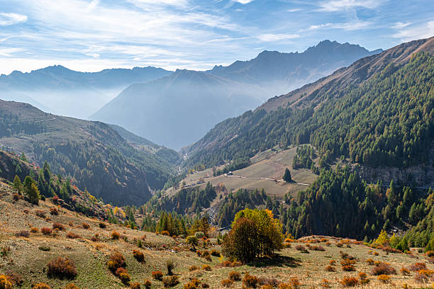 The colors of autumn paint this tiny valley in the Maira Valley, in the province of Cuneo, in southern Piedmont, in a sublime way