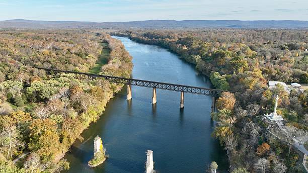 istock Autumn Overlook of the Potomac River Valley 2243960589